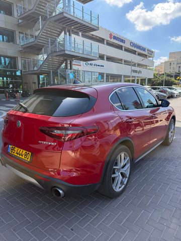 אלפא רומיאו סטלביו