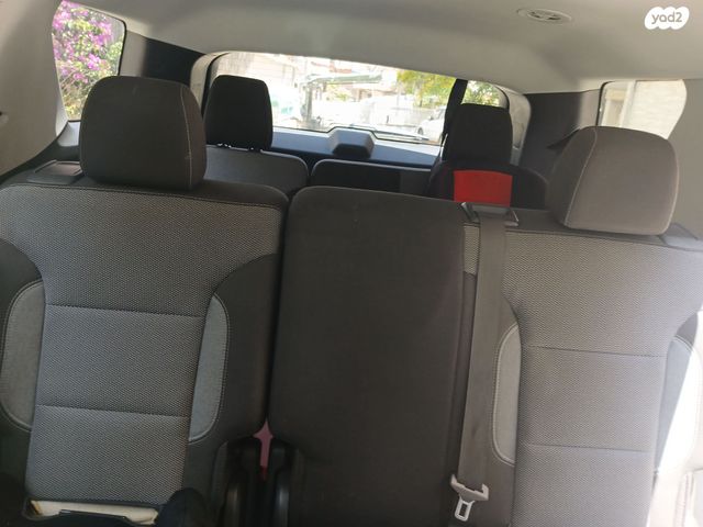 שברולט טראוורס