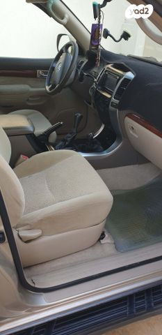 טויוטה לנד קרוזר