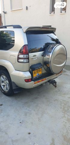 טויוטה לנד קרוזר