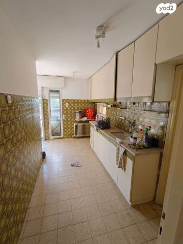 דירה, עולי הגרדום 115, ארמון הנציב, תלפיות מזרח, ירושלים