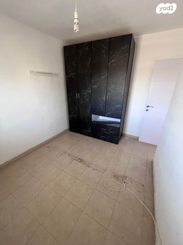 דירה, מלכי ישראל, דימונה