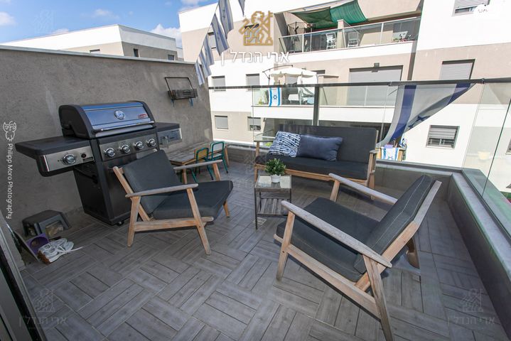 דירה, עתלית