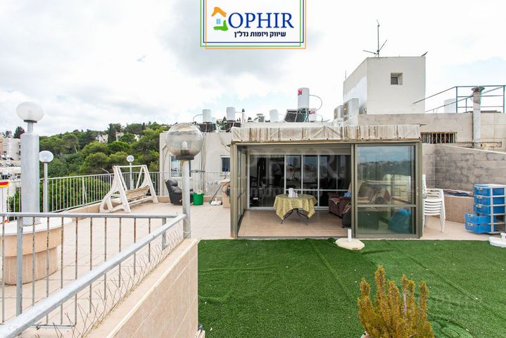 גג/ פנטהאוז, ארתור הנטקה, אחוזה, חיפה