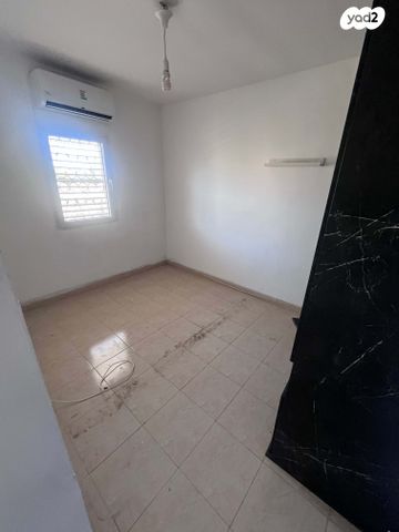 דירה, מלכי ישראל, דימונה