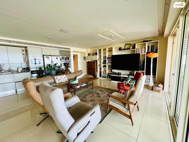 הגוש הגדול, רמת אביב החדשה, נופי ים