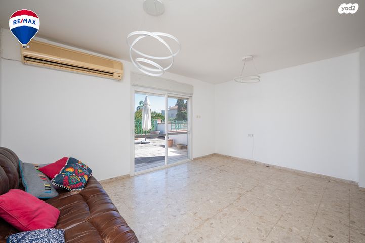 דו משפחתי, זכרון יעקב