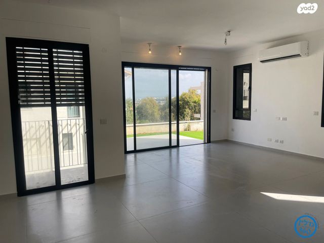 דו משפחתי, נווה שלו, זכרון יעקב