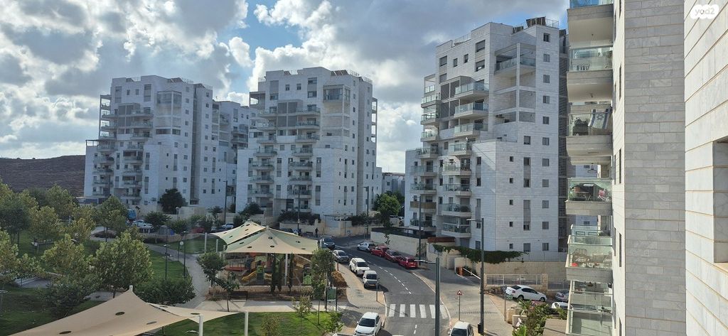 דירה, אליהו הנביא, ראש העין