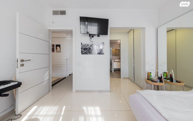 דופלקס, מתחם 1200, הוד השרון