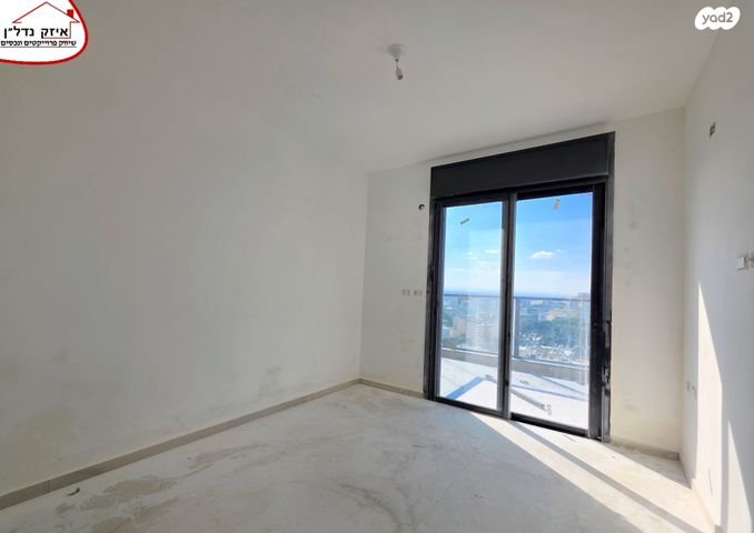 גג/ פנטהאוז, שמואל סלנט, המרכז השקט / מרכז העיר, פתח תקווה