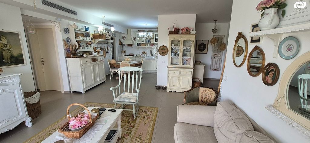 דירה, אליהו הנביא, ראש העין