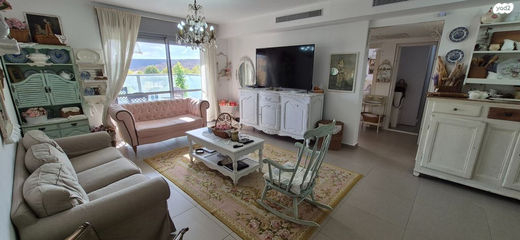 דירה, אליהו הנביא, ראש העין