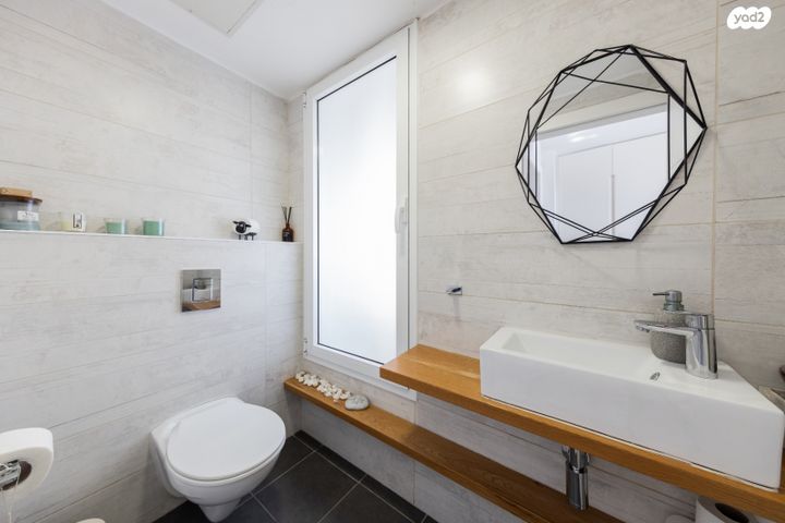 דופלקס, מתחם 1200, הוד השרון