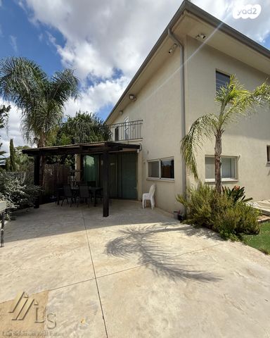 בית פרטי/ קוטג', חרב לאת