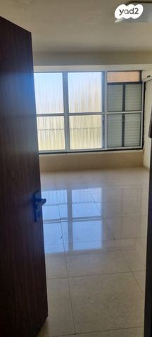 חנויות/ שטח מסחרי, אהוד קינמון, אזור תעשיה, בת ים