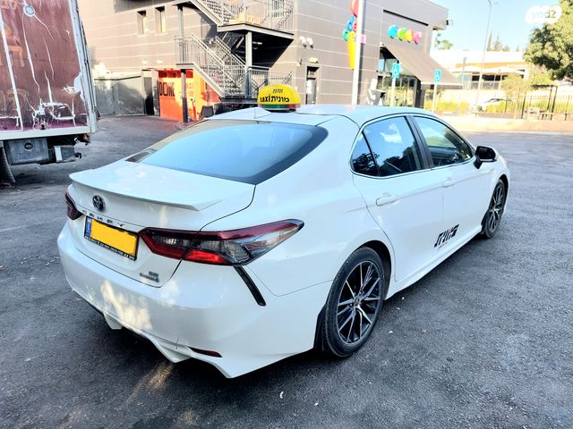 טויוטה קאמרי