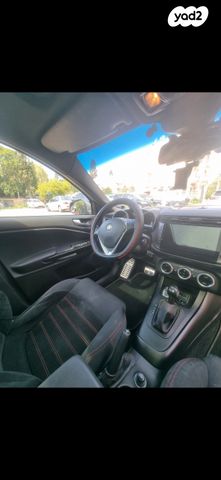 אלפא רומיאו ג'ולייטה