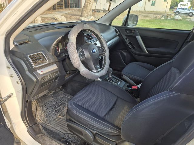 סובארו פורסטר