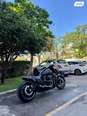 מודעת רכב הרלי דיווידסון FXDR 114