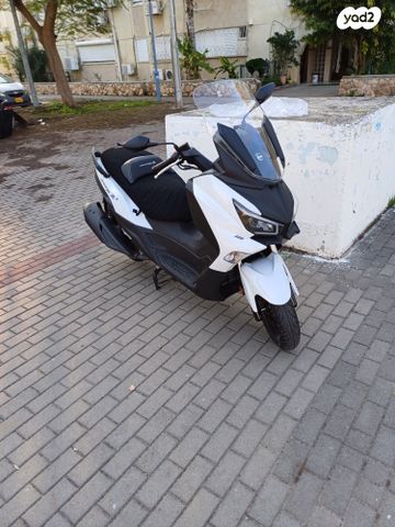 מודעת רכב סאן יאנג ג'וי-מקס Z-300