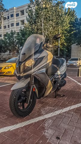 מודעת רכב קימקו דאון-טאון 350