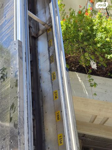 מודעת רכב מנוף