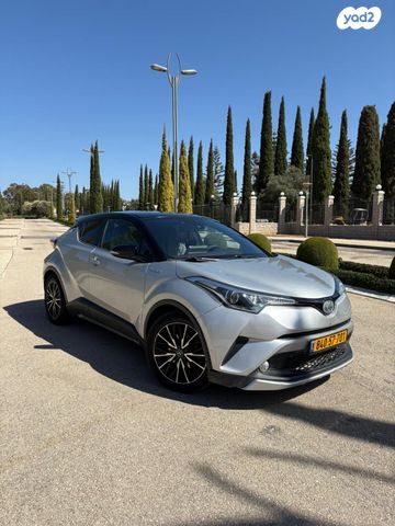 מודעת רכב טויוטה C-HR