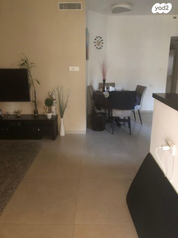 דירה, יבנה 11, מרכז, קרית עבודה, חולון