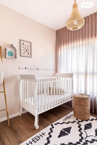 דו משפחתי, נחל פארן, צור יצחק, צור יצחק