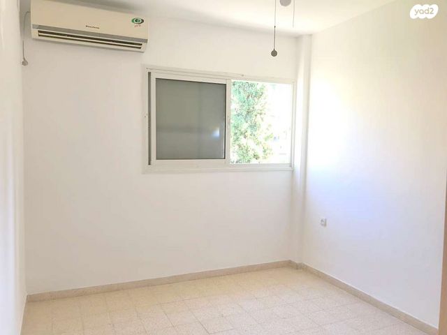 דירה, אבא הלל סילבר, חיפה