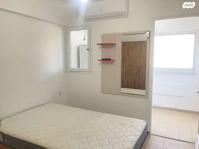 דירה, אבא הלל סילבר, חיפה