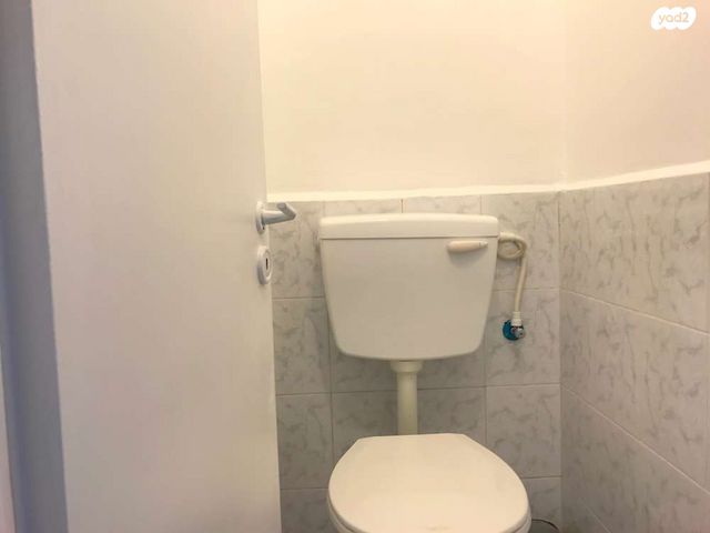 דירה, אבא הלל סילבר, חיפה