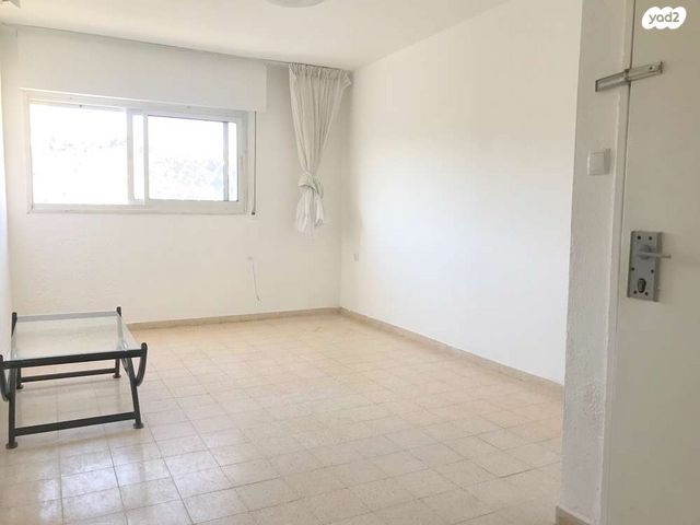 דירה, אבא הלל סילבר, חיפה