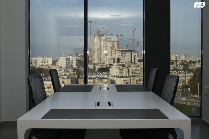 משרדים, הרב ניסנבאום 37, בת ים