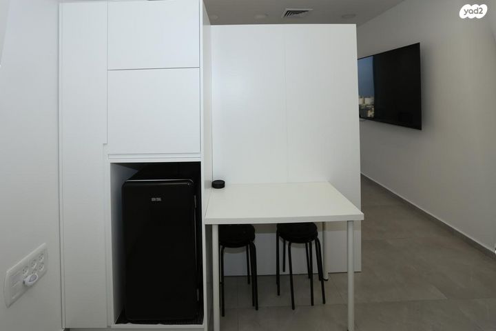 משרדים, הרב ניסנבאום 37, בת ים