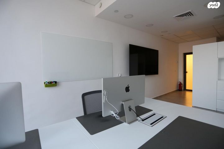 משרדים, הרב ניסנבאום 37, בת ים