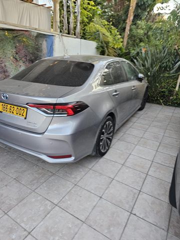 טויוטה קורולה