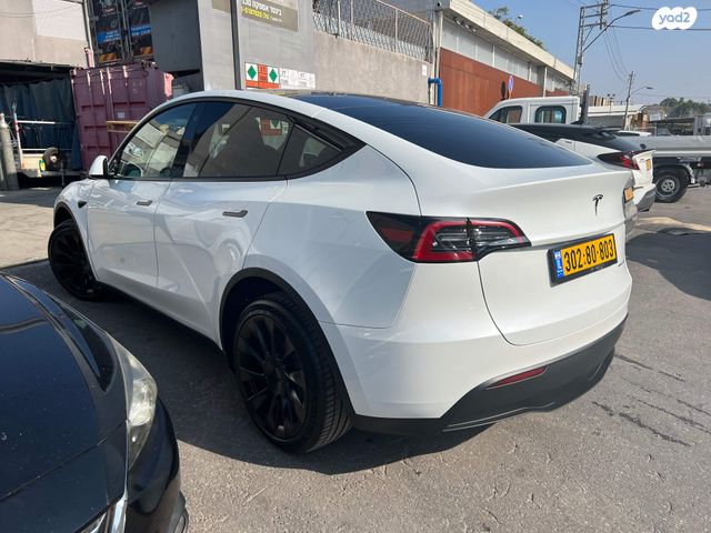 מודעת רכב טסלה מודל Y