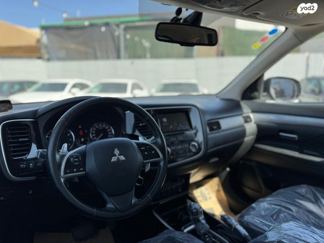 מיצובישי אאוטלנדר