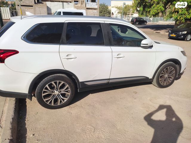 מיצובישי אאוטלנדר