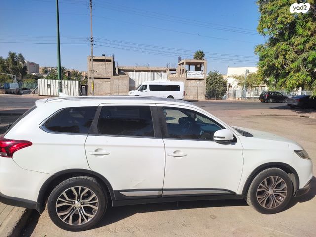 מיצובישי אאוטלנדר