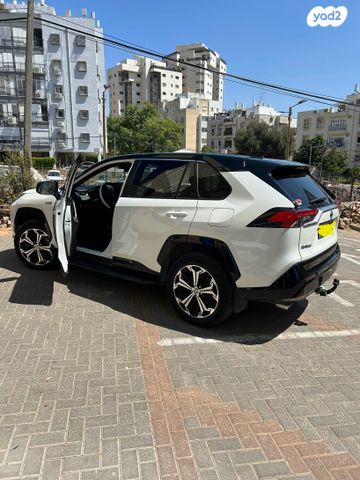 טויוטה RAV4