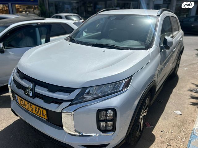 מודעת רכב מיצובישי ASX