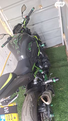 קאוואסאקי Z900
