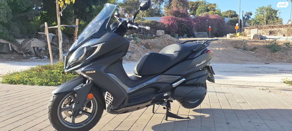 מודעת רכב קימקו דאון-טאון 250ABS