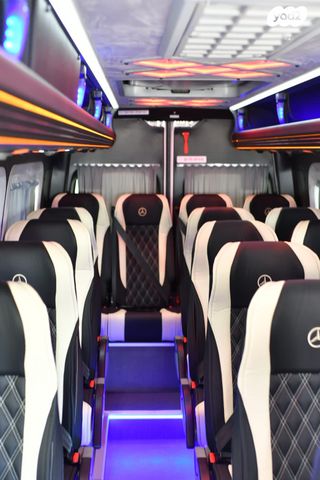 מיניבוסים ורכבי הסעות