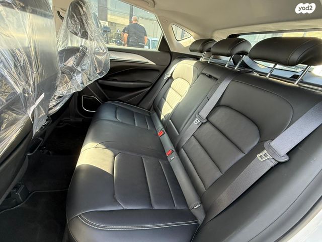 ג׳ילי Geometry C