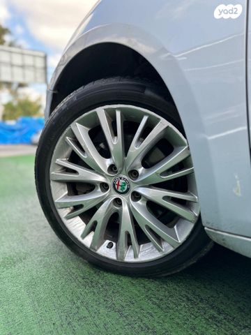 אלפא רומיאו ג'ולייטה