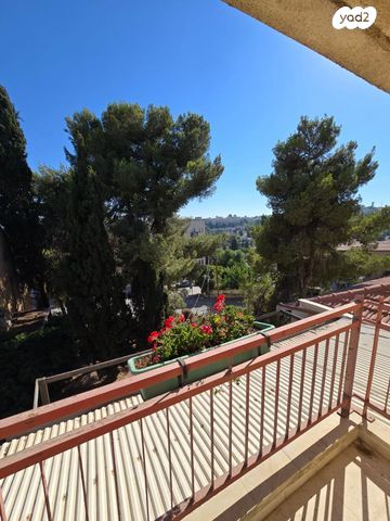 טריפלקס, אורוגואי 19, קרית היובל, ירושלים